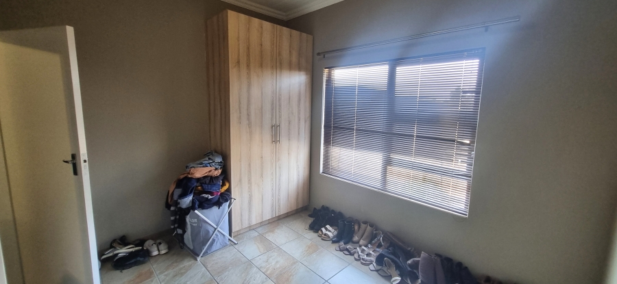 2 Bedroom Property for Sale in Gateway Manor North West